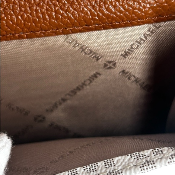 MK trifold wallet - Picture 7 of 10